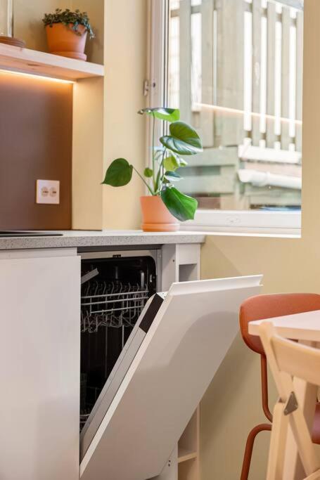 Fresh Studio Apartment, A Short Walk From Bryggen Берген Екстериор снимка